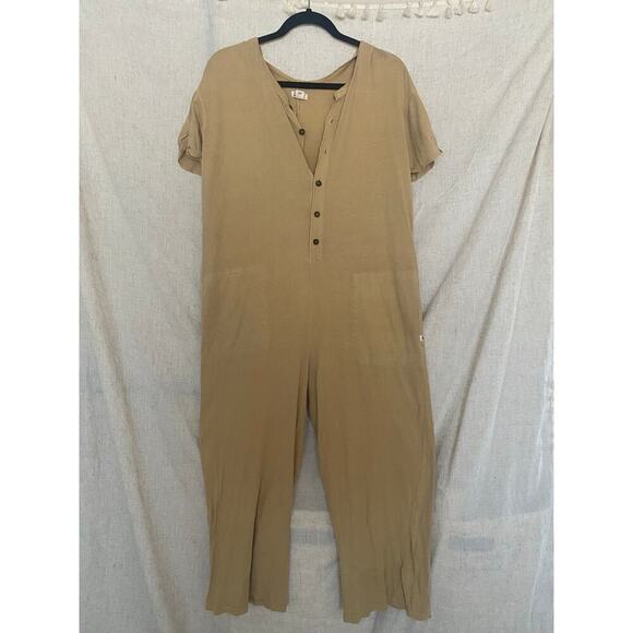 Billabong Tan Beach Short Sleeve Jumpsuit Size Medium - Picture 1 of 10